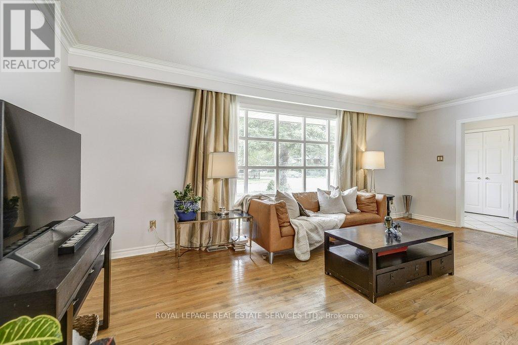 280 Savannah Gate, Oakville (Sw Southwest), Ontario  L6L 4E6 - Photo 11 - W12444643