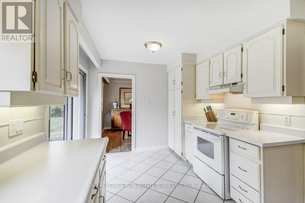 280 Savannah Gate, Oakville (Sw Southwest), Ontario  L6L 4E6 - Photo 13 - W12444643