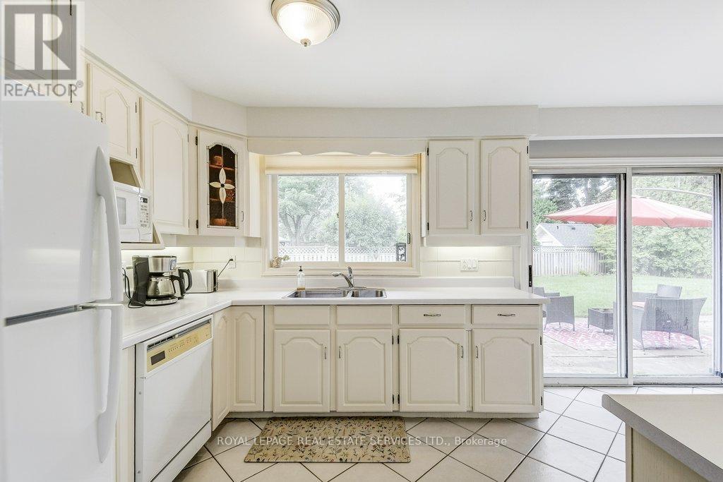280 Savannah Gate, Oakville (Sw Southwest), Ontario  L6L 4E6 - Photo 14 - W12444643