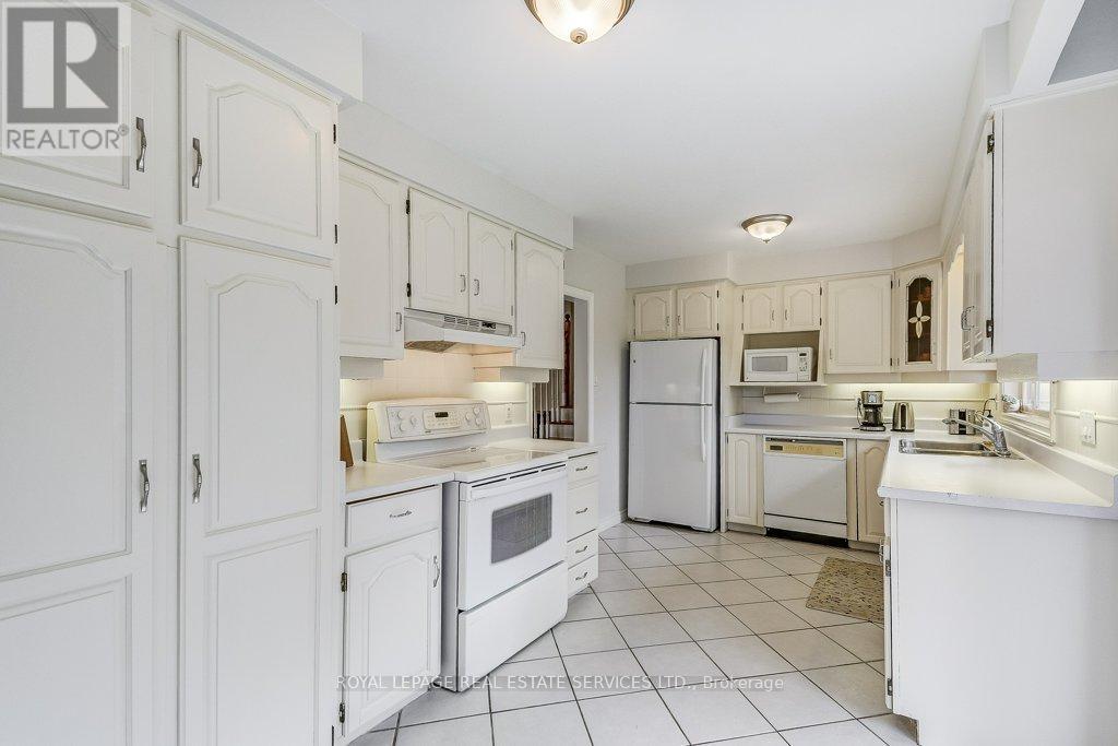 280 Savannah Gate, Oakville (Sw Southwest), Ontario  L6L 4E6 - Photo 16 - W12444643