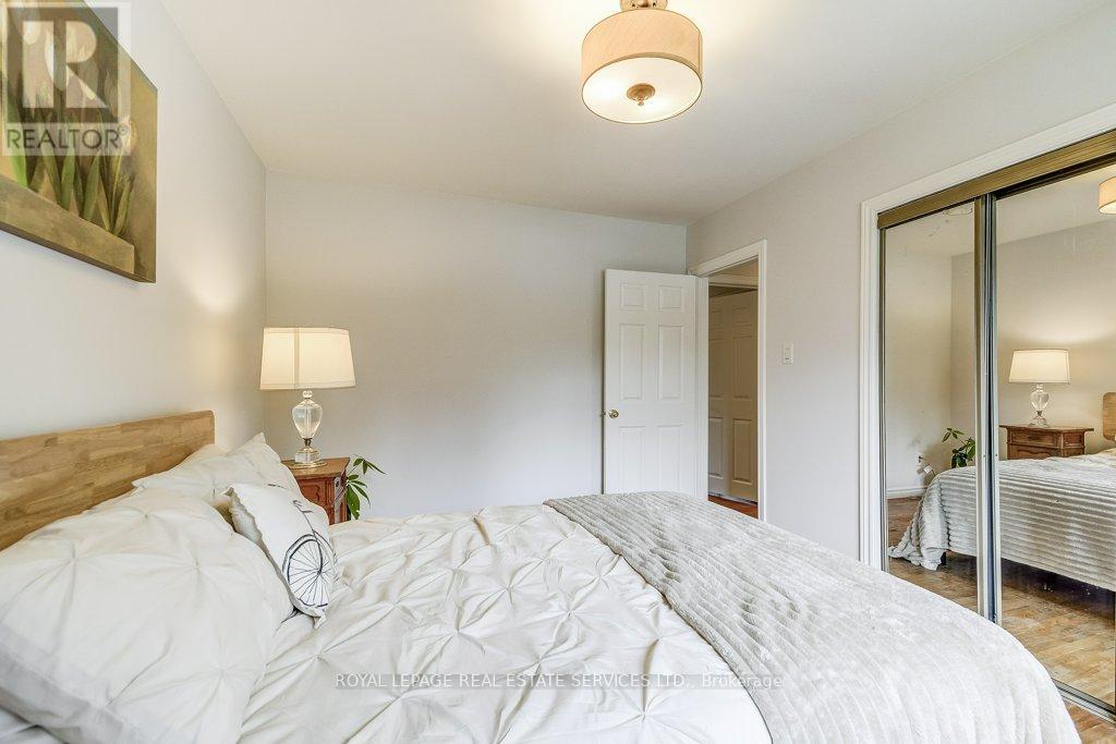 280 Savannah Gate, Oakville (Sw Southwest), Ontario  L6L 4E6 - Photo 25 - W12444643