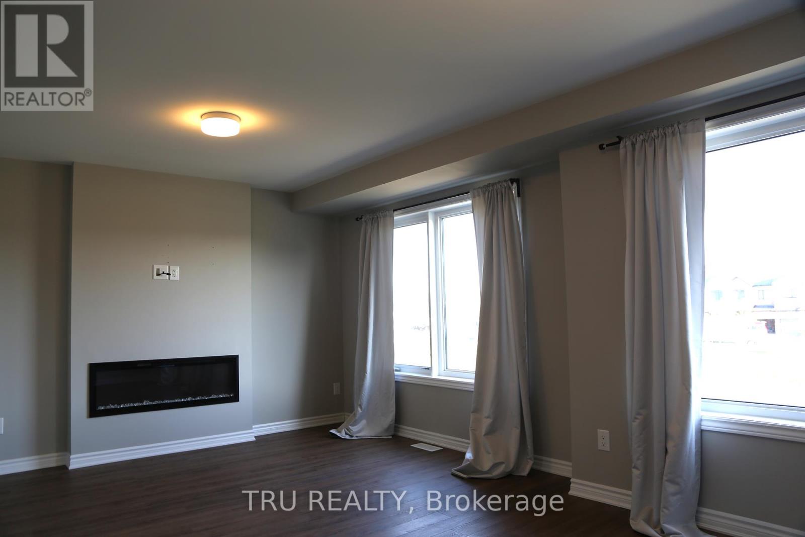 92 Kyanite Lane, Ottawa, Ontario  K2J 7B4 - Photo 10 - X12444688