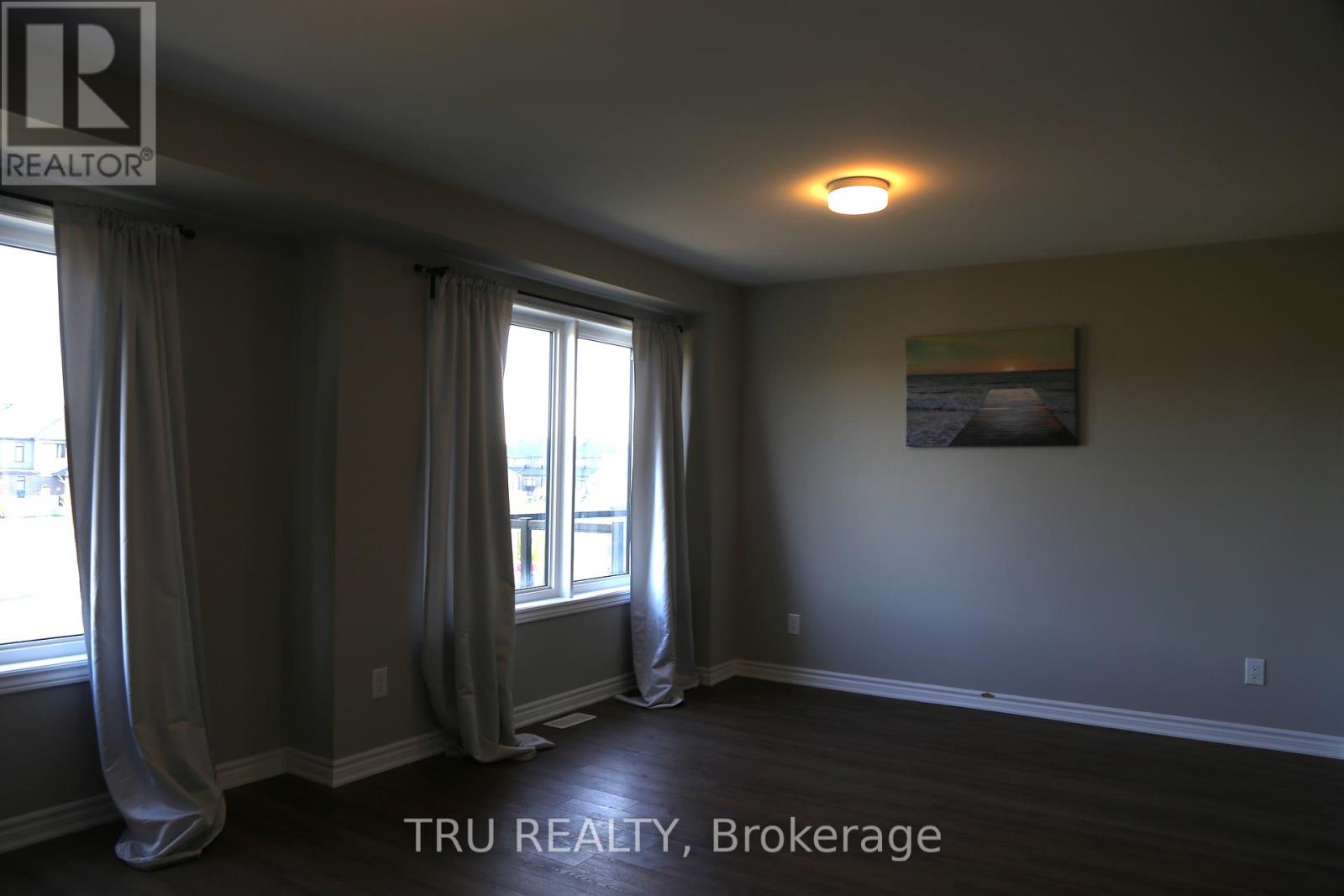 92 Kyanite Lane, Ottawa, Ontario  K2J 7B4 - Photo 11 - X12444688