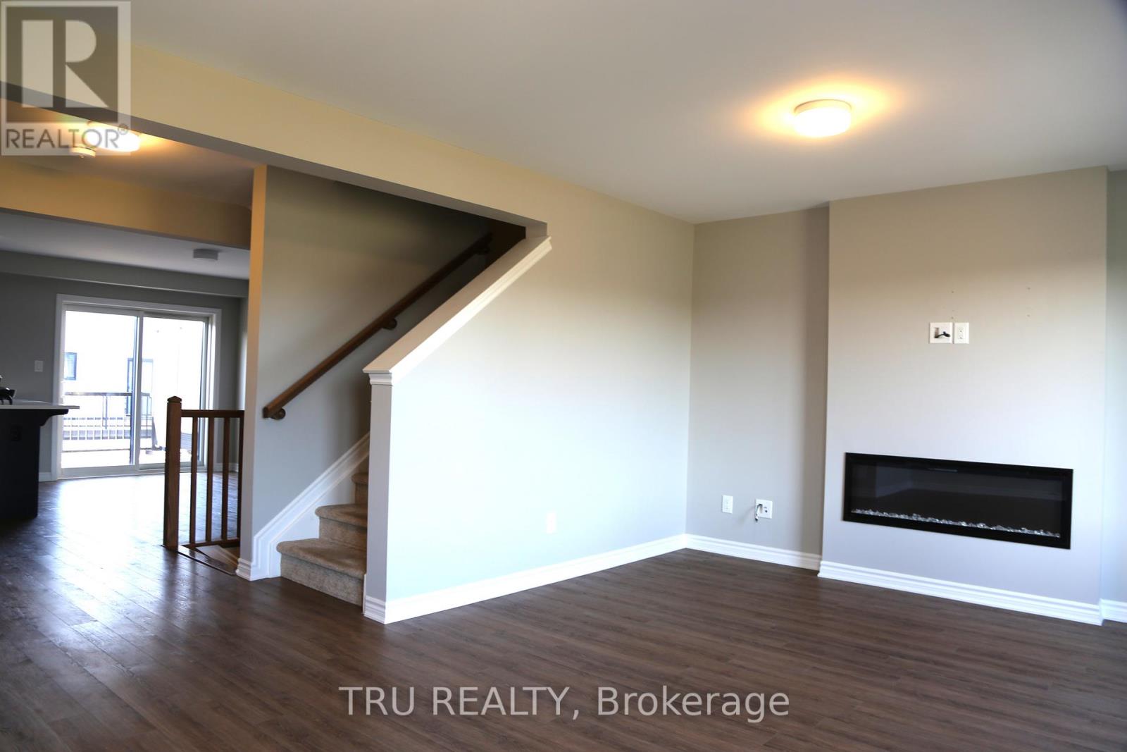 92 Kyanite Lane, Ottawa, Ontario  K2J 7B4 - Photo 12 - X12444688
