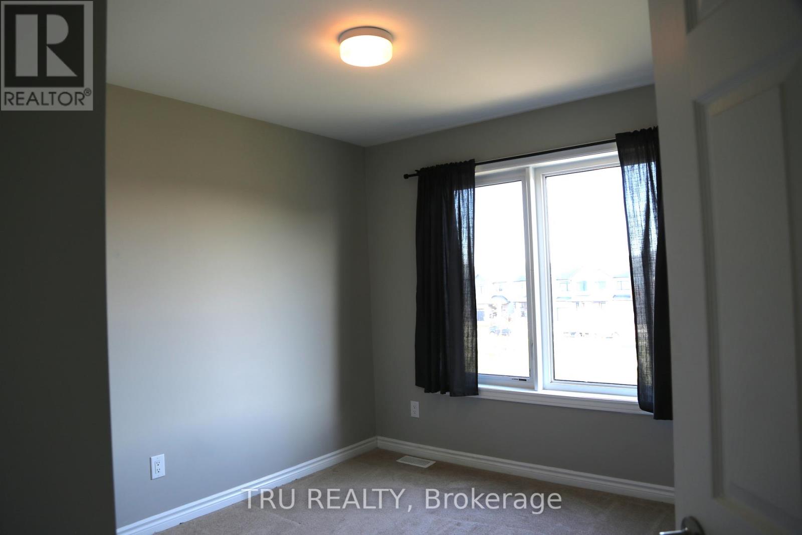 92 Kyanite Lane, Ottawa, Ontario  K2J 7B4 - Photo 13 - X12444688