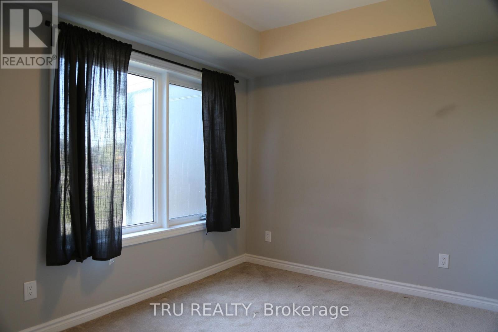 92 Kyanite Lane, Ottawa, Ontario  K2J 7B4 - Photo 4 - X12444688