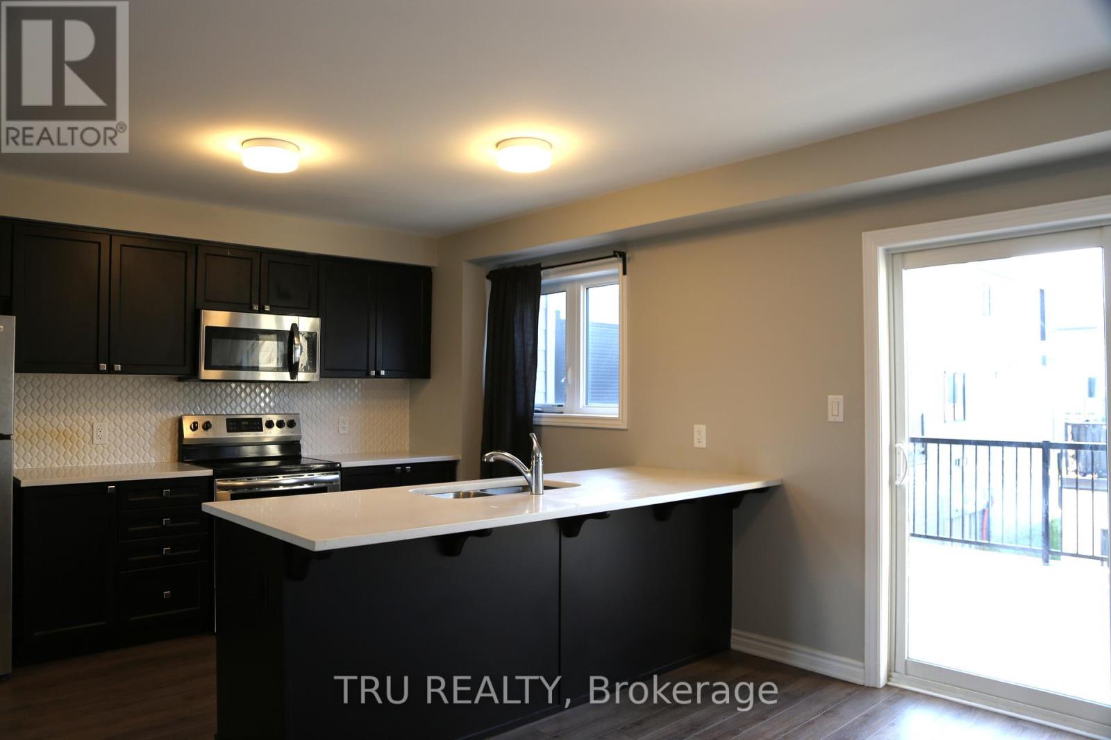 92 Kyanite Lane, Ottawa, Ontario  K2J 7B4 - Photo 7 - X12444688