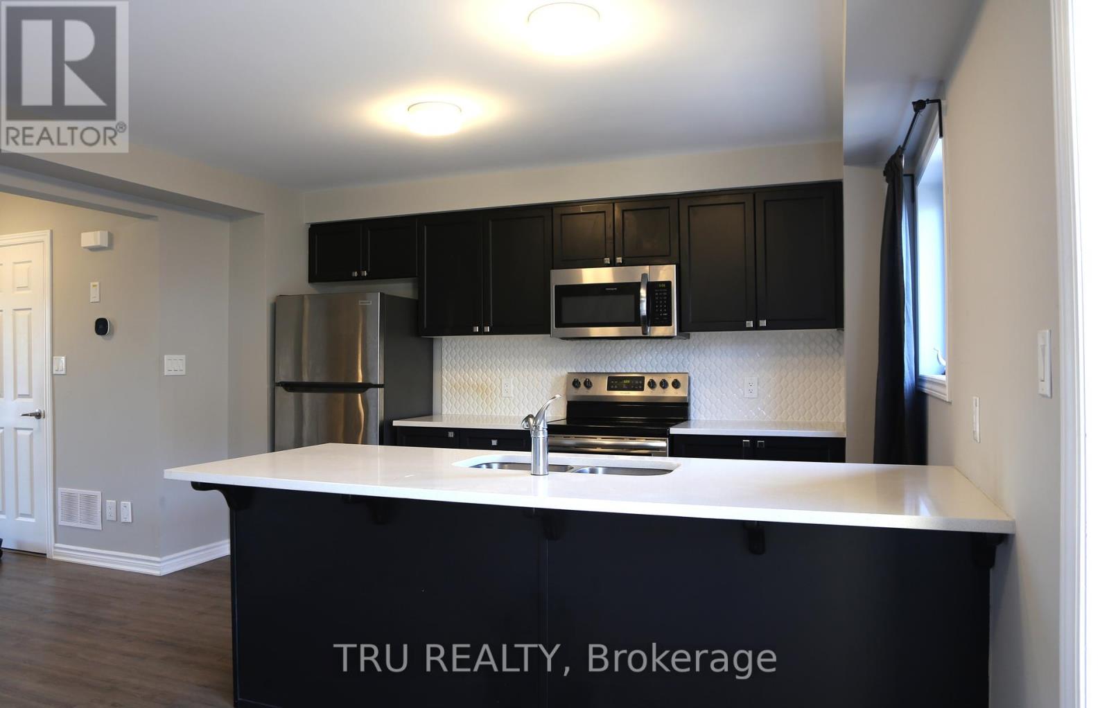 92 Kyanite Lane, Ottawa, Ontario  K2J 7B4 - Photo 9 - X12444688
