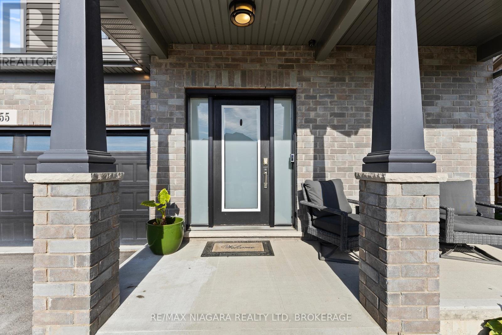 55 Spruce Crescent, Welland (Coyle Creek), Ontario  L3C 0C6 - Photo 4 - X12444668