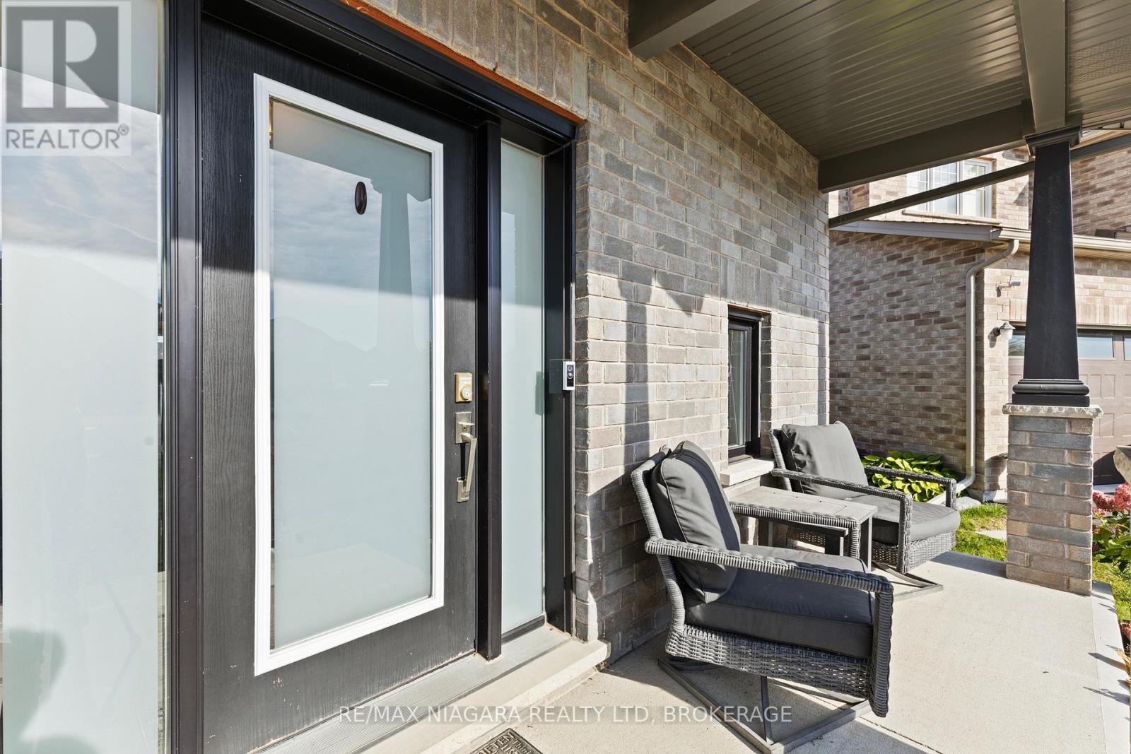 55 Spruce Crescent, Welland (Coyle Creek), Ontario  L3C 0C6 - Photo 5 - X12444668