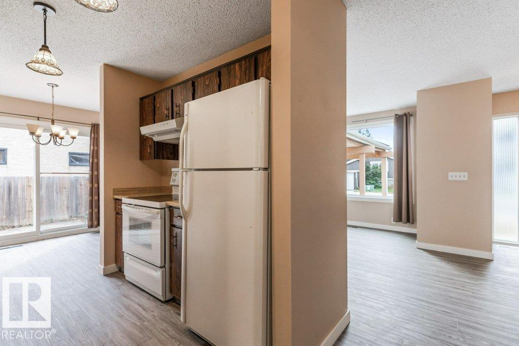 5704 93a Av Nw, Edmonton, Alberta  T6B 2K7 - Photo 21 - E4460207