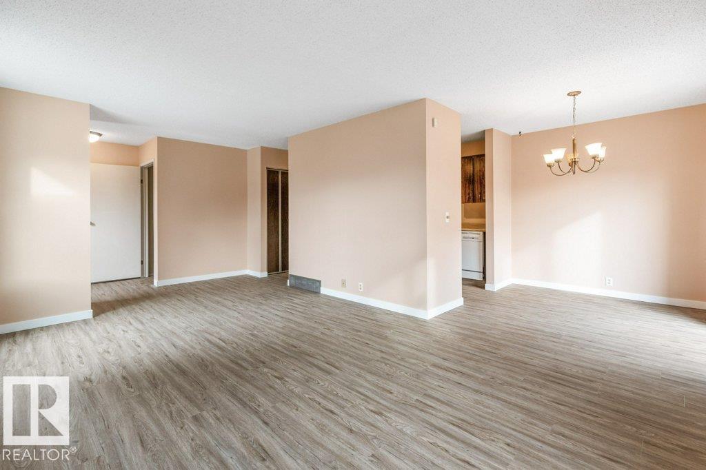 5704 93a Av Nw, Edmonton, Alberta  T6B 2K7 - Photo 11 - E4460207
