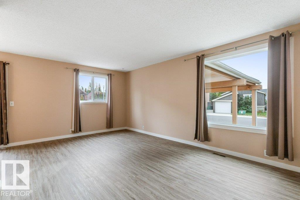 5704 93a Av Nw, Edmonton, Alberta  T6B 2K7 - Photo 7 - E4460207