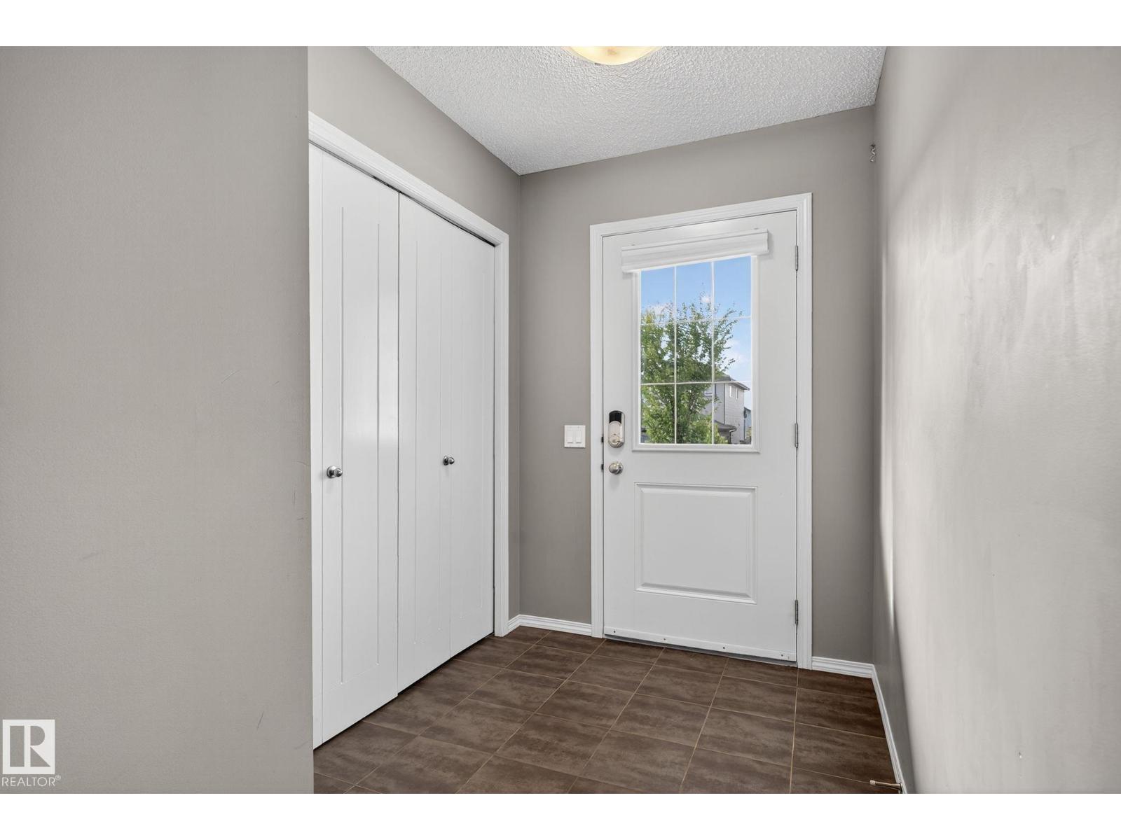 16 Royal St, St. Albert, Alberta  T8N 7N8 - Photo 4 - E4460805
