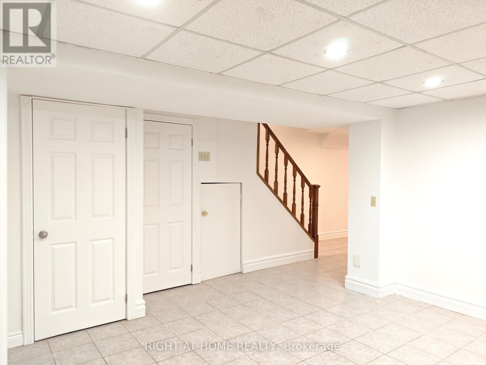 1216 Blackburn Drive, Oakville, Ontario  L6M 2X9 - Photo 32 - W12429510