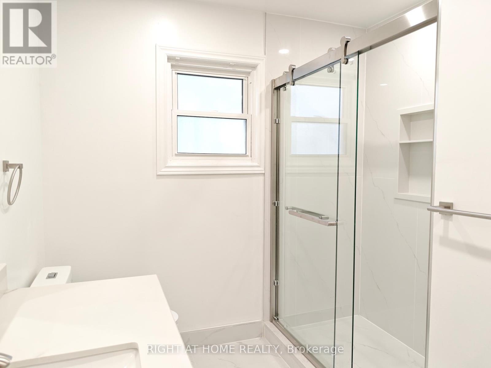 1216 Blackburn Drive, Oakville, Ontario  L6M 2X9 - Photo 34 - W12429510