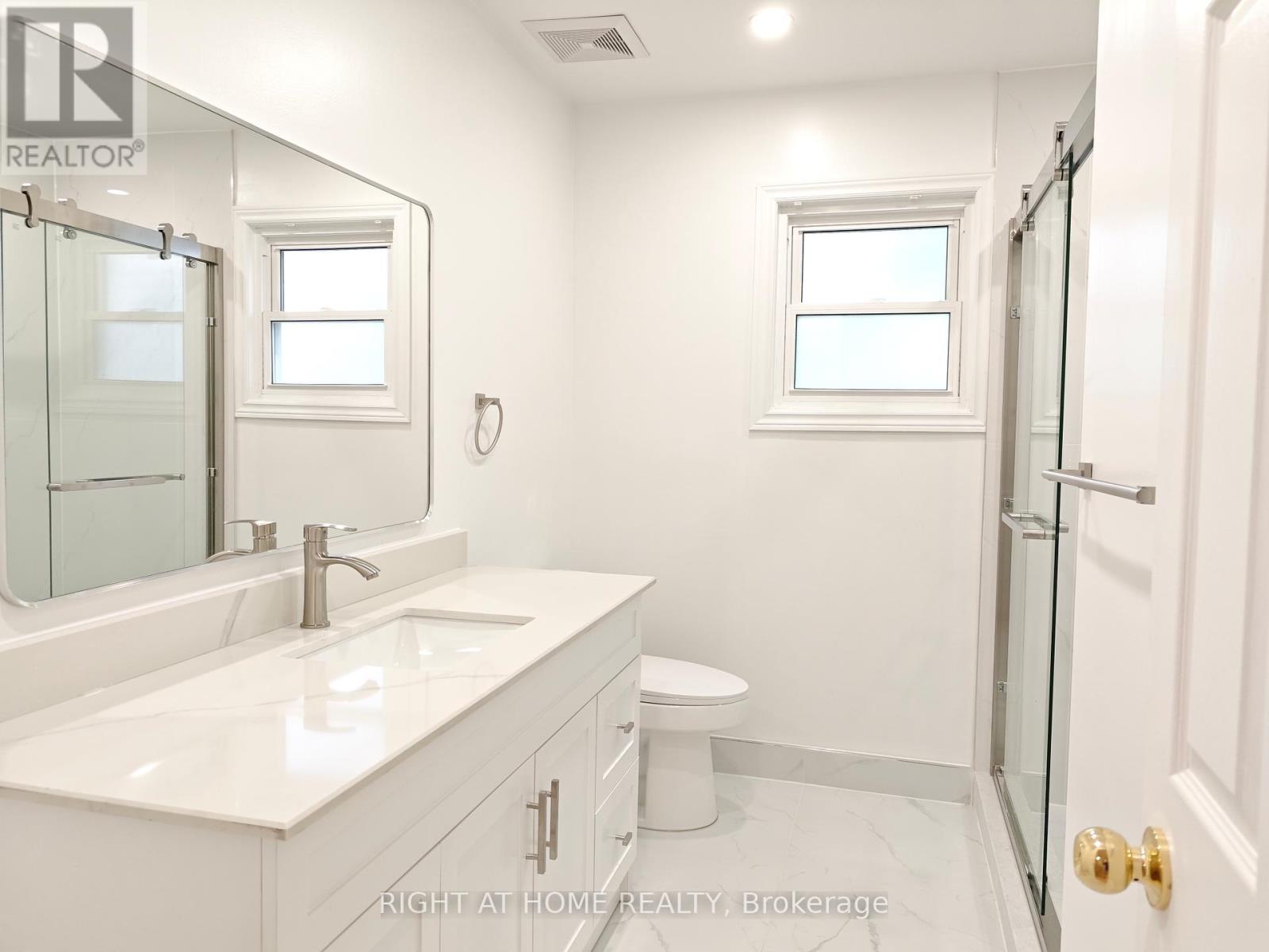 1216 Blackburn Drive, Oakville, Ontario  L6M 2X9 - Photo 33 - W12429510