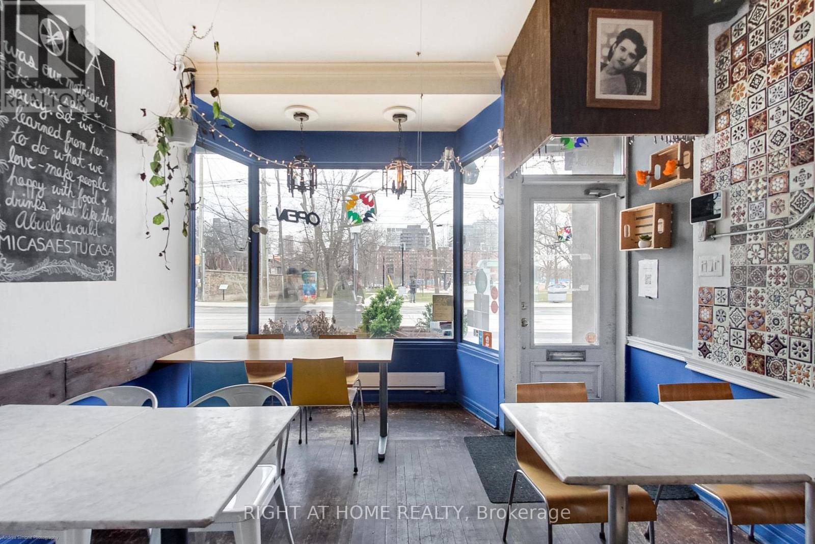 942 Queen Street W, Toronto (Trinity-Bellwoods), Ontario  M6J 1G8 - Photo 2 - C12444671