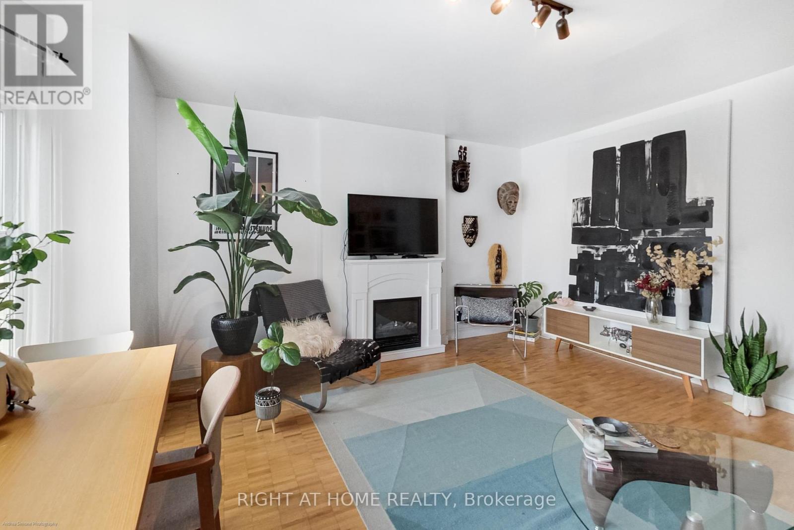 942 Queen Street W, Toronto (Trinity-Bellwoods), Ontario  M6J 1G8 - Photo 21 - C12444671