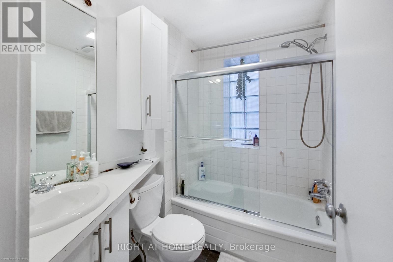 942 Queen Street W, Toronto (Trinity-Bellwoods), Ontario  M6J 1G8 - Photo 23 - C12444671