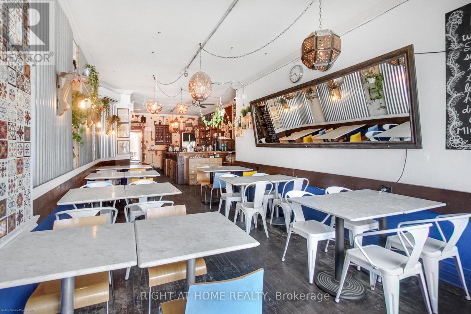 942 Queen Street W, Toronto (Trinity-Bellwoods), Ontario  M6J 1G8 - Photo 4 - C12444671