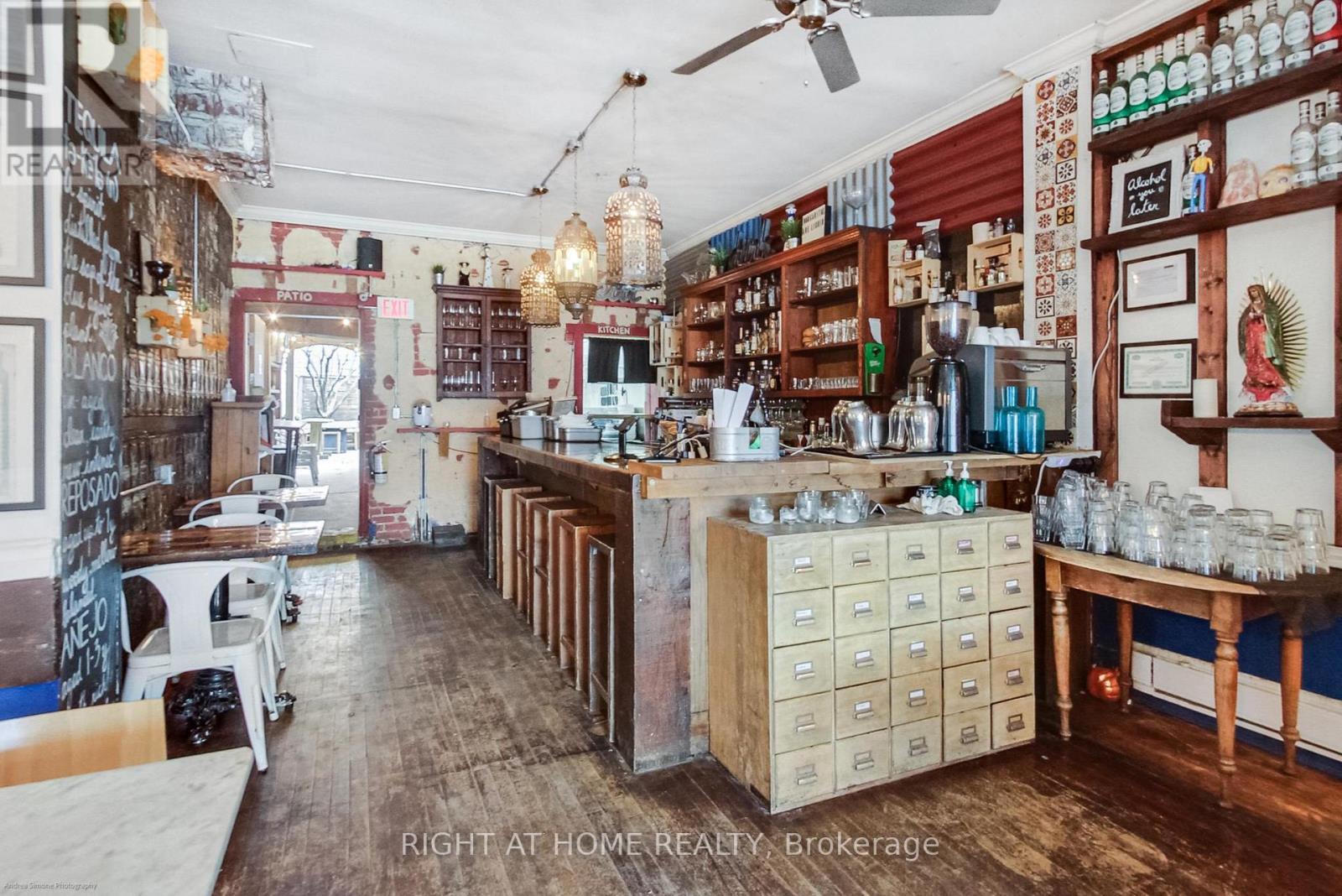 942 Queen Street W, Toronto (Trinity-Bellwoods), Ontario  M6J 1G8 - Photo 8 - C12444671