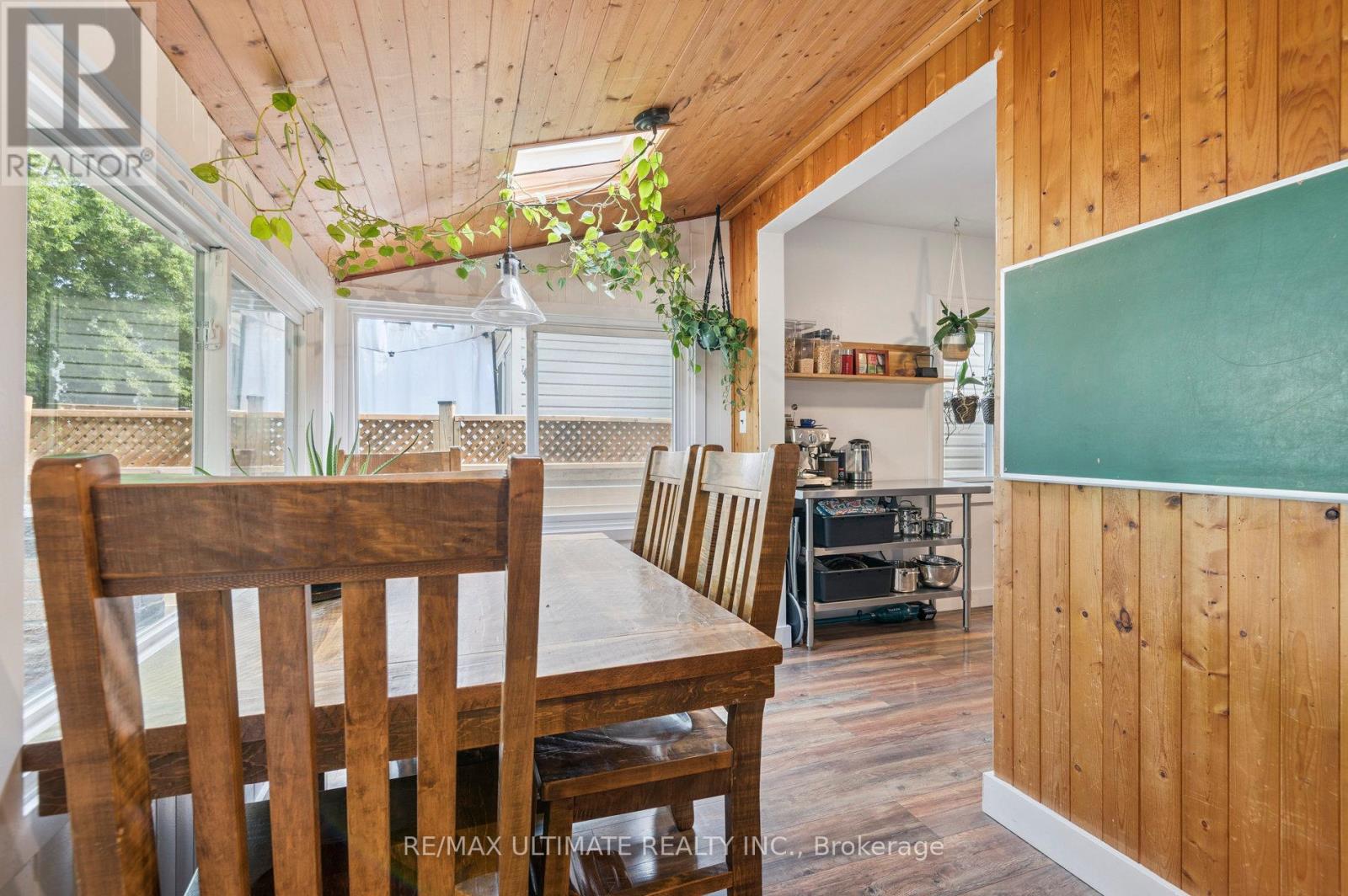 315 Cedarvale Avenue, Toronto, Ontario  M4C 4K3 - Photo 16 - E12438603