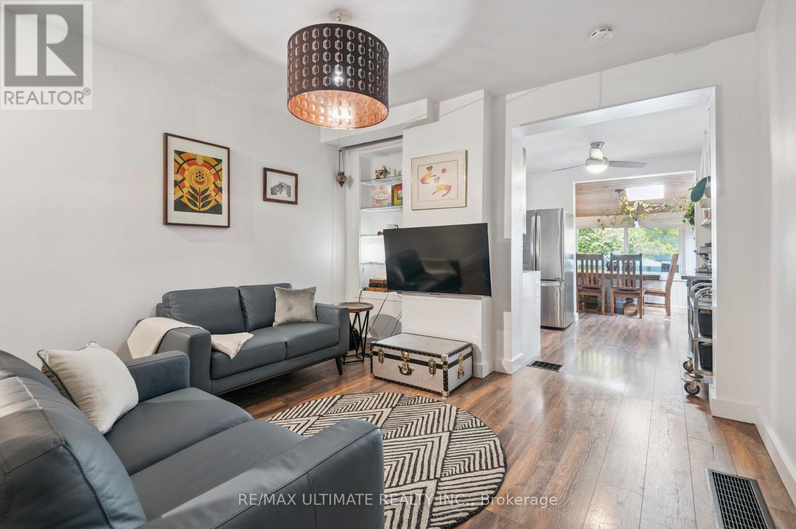 315 Cedarvale Avenue, Toronto, Ontario  M4C 4K3 - Photo 8 - E12438603