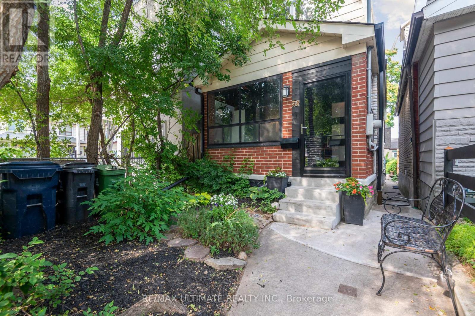 315 Cedarvale Avenue, Toronto, Ontario  M4C 4K3 - Photo 42 - E12438603