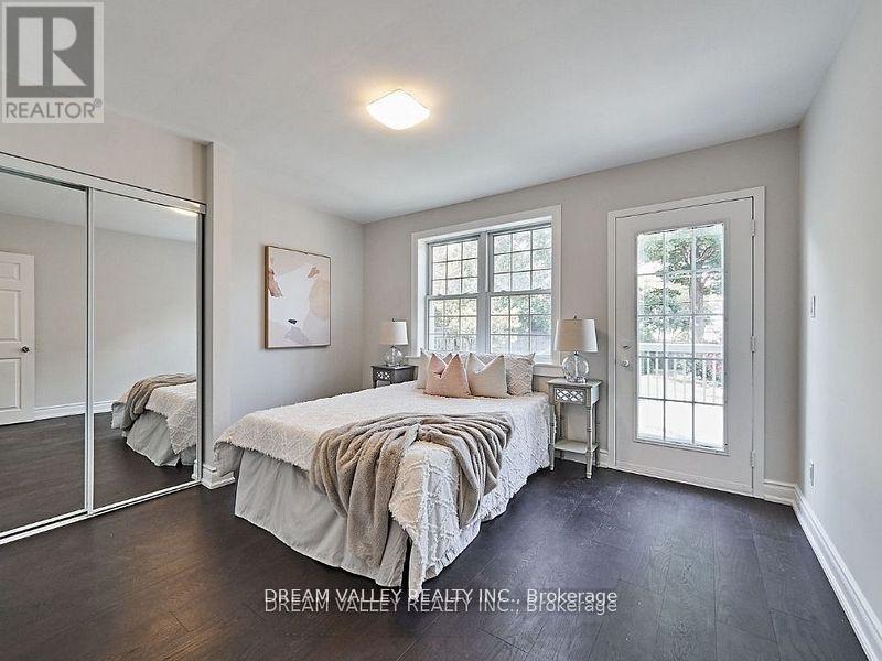 Main - 24 Gable Place, Toronto, Ontario  M1P 4J8 - Photo 11 - E12444665
