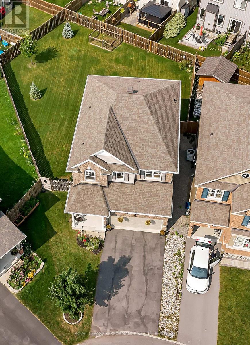 16 SWEETBAY CIRCLE, Ottawa, Ontario