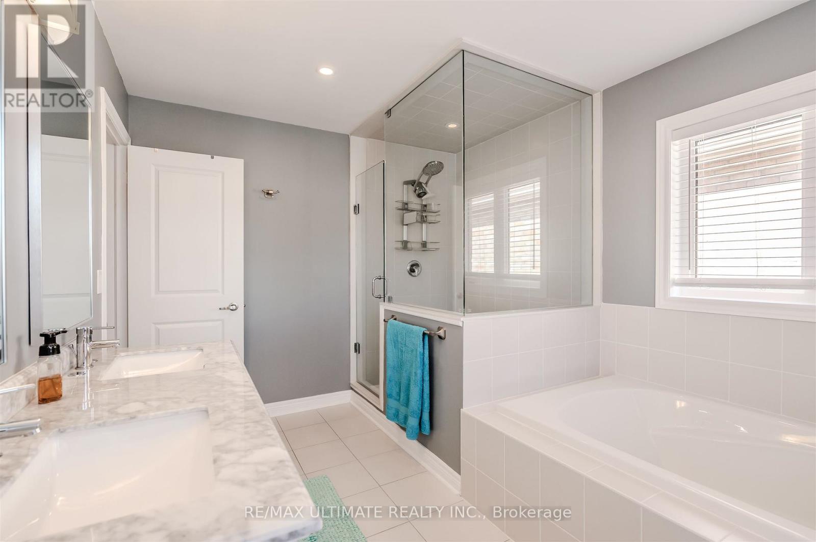47 Lewis Avenue, Bradford West Gwillimbury (Bradford), Ontario  L3Z 0X2 - Photo 25 - N12444661