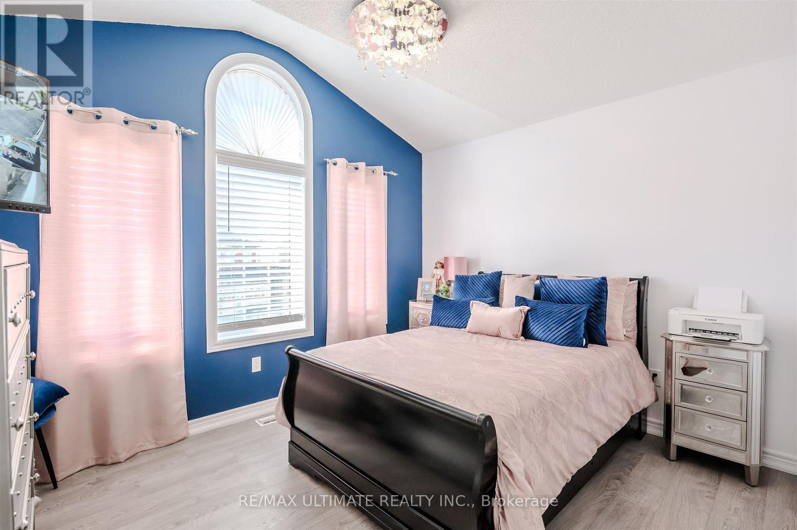 47 Lewis Avenue, Bradford West Gwillimbury (Bradford), Ontario  L3Z 0X2 - Photo 29 - N12444661