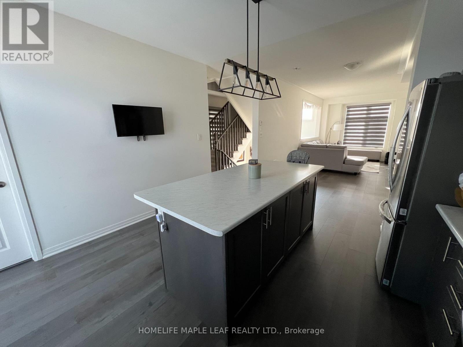 65 Totten Trail Nw, New Tecumseth (Tottenham), Ontario  L0G 1W0 - Photo 11 - N12444662
