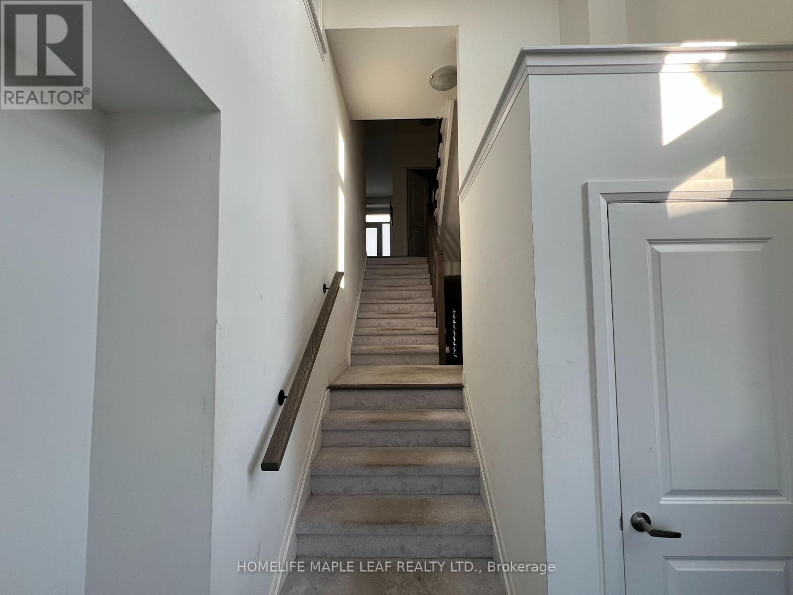 65 Totten Trail Nw, New Tecumseth (Tottenham), Ontario  L0G 1W0 - Photo 3 - N12444662