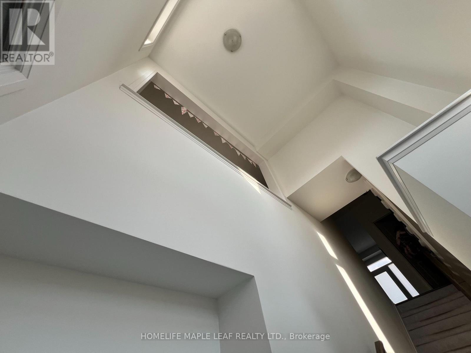 65 Totten Trail Nw, New Tecumseth (Tottenham), Ontario  L0G 1W0 - Photo 4 - N12444662