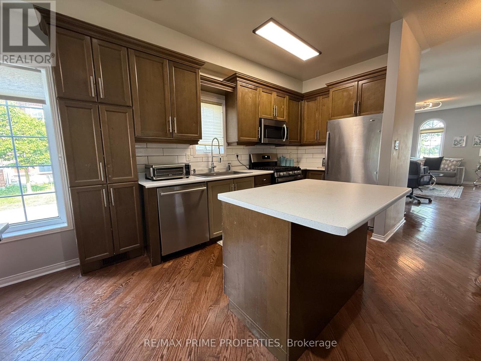 152 Whites Hill Avenue, Markham (Cornell), Ontario  L6B 1C7 - Photo 12 - N12444678