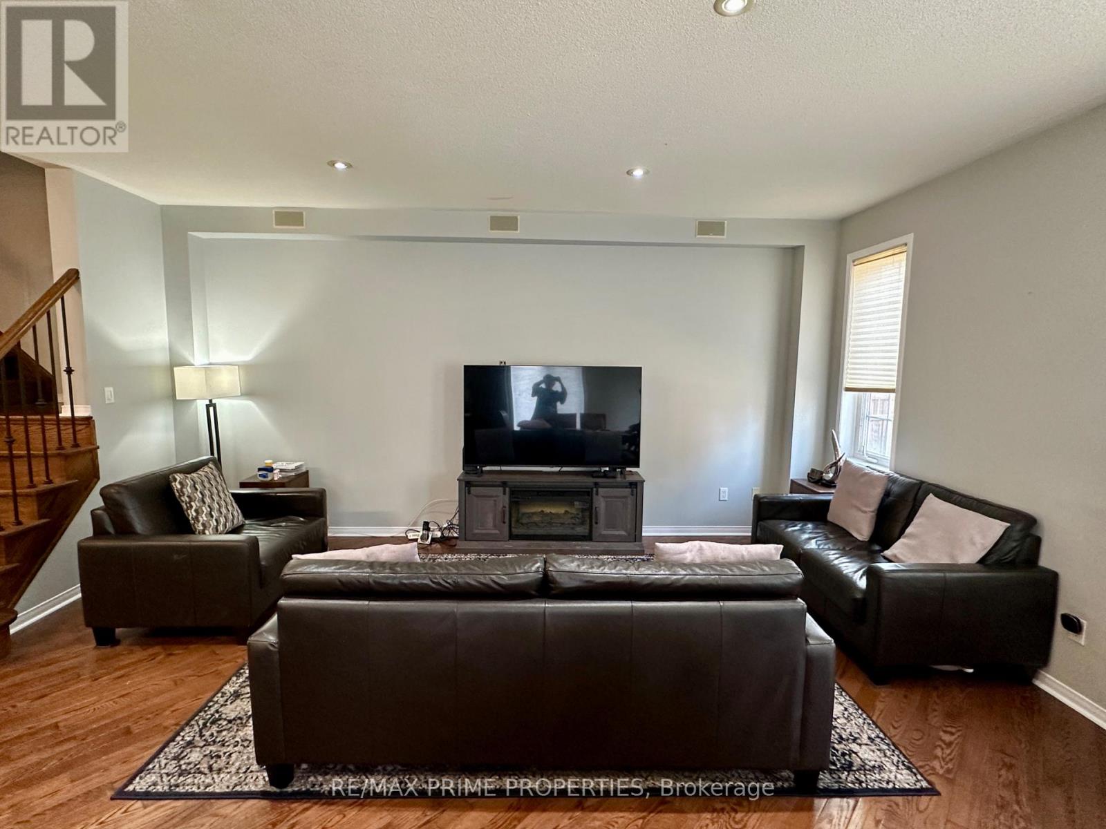 152 Whites Hill Avenue, Markham (Cornell), Ontario  L6B 1C7 - Photo 14 - N12444678