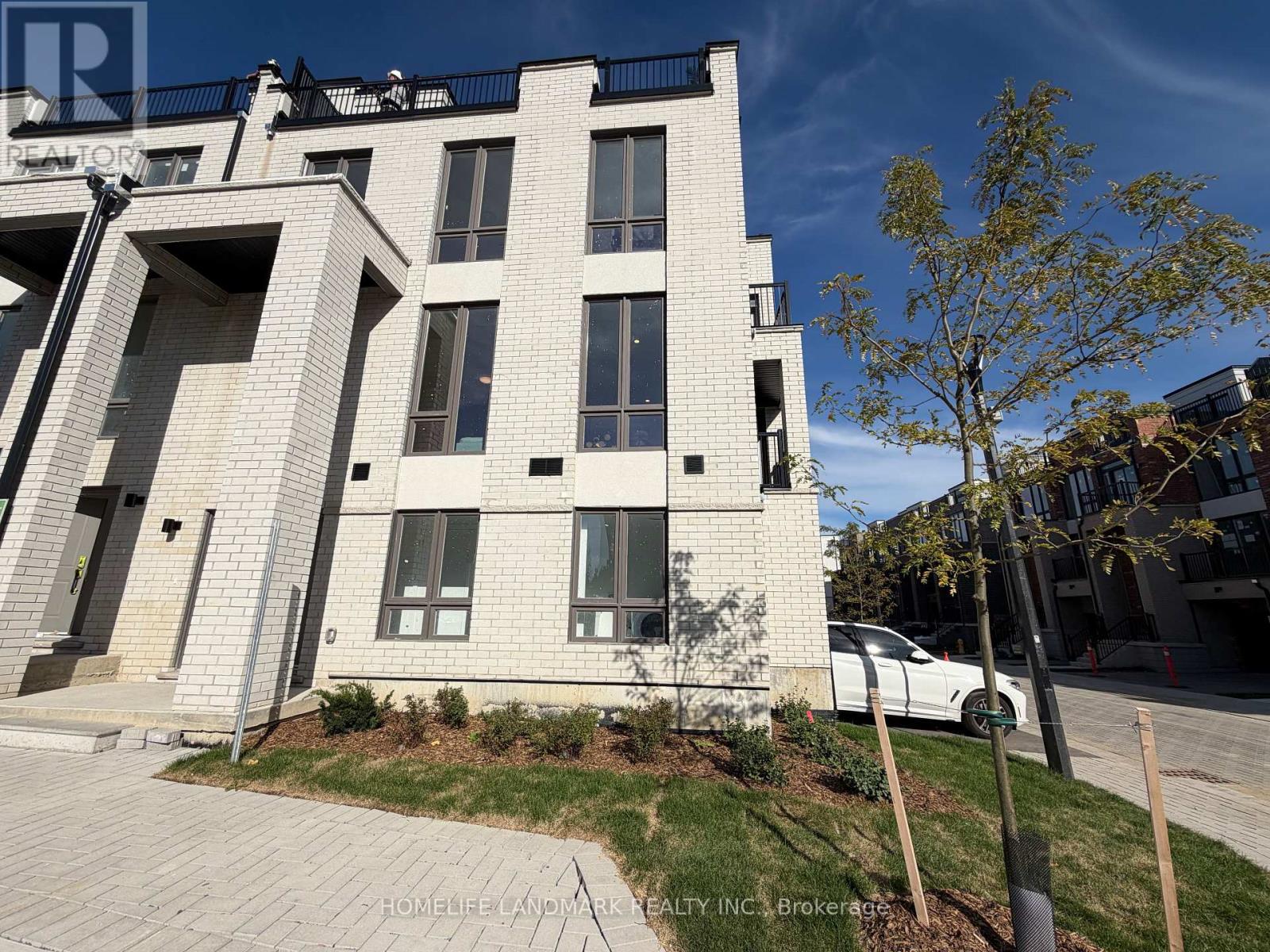 11 KERNS LANE, Richmond Hill, Ontario