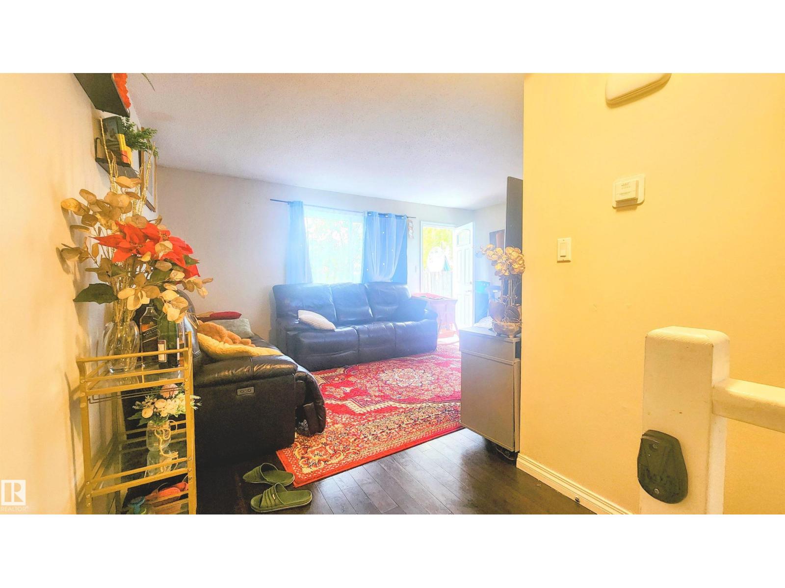 704 Abbottsfield Rd Nw, Edmonton, Alberta  T5W 4R4 - Photo 2 - E4460809