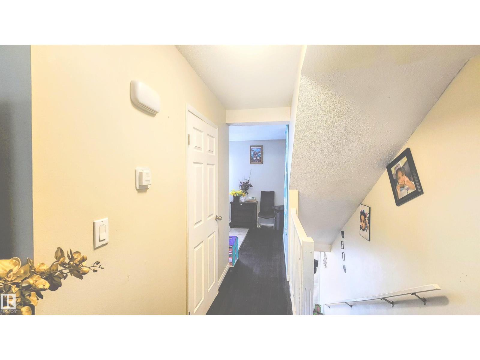 704 Abbottsfield Rd Nw, Edmonton, Alberta  T5W 4R4 - Photo 4 - E4460809