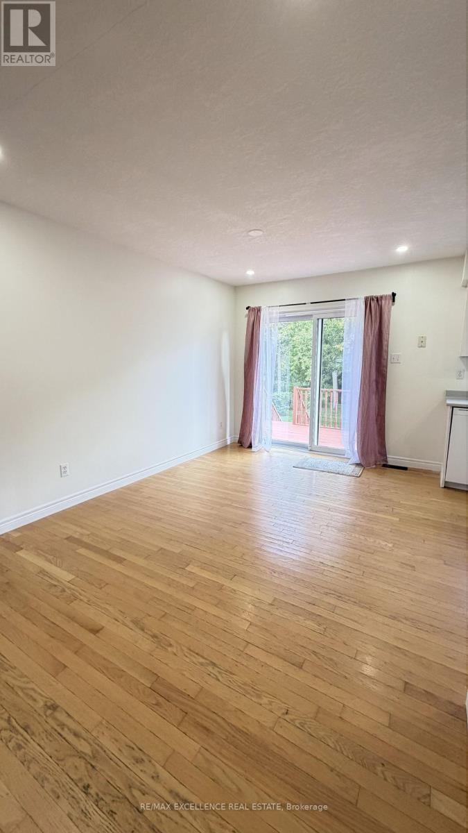 490 Broadway Street, Tillsonburg, Ontario  N4G 3S7 - Photo 4 - X12444237
