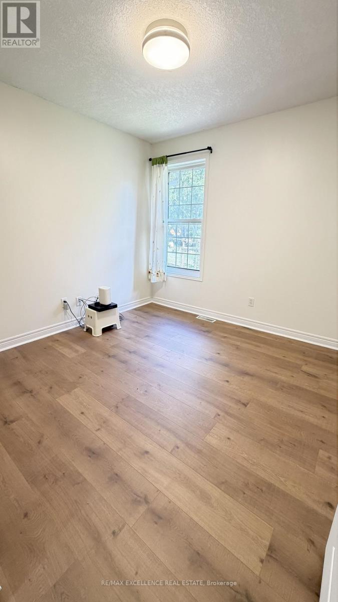 490 Broadway Street, Tillsonburg, Ontario  N4G 3S7 - Photo 10 - X12444237