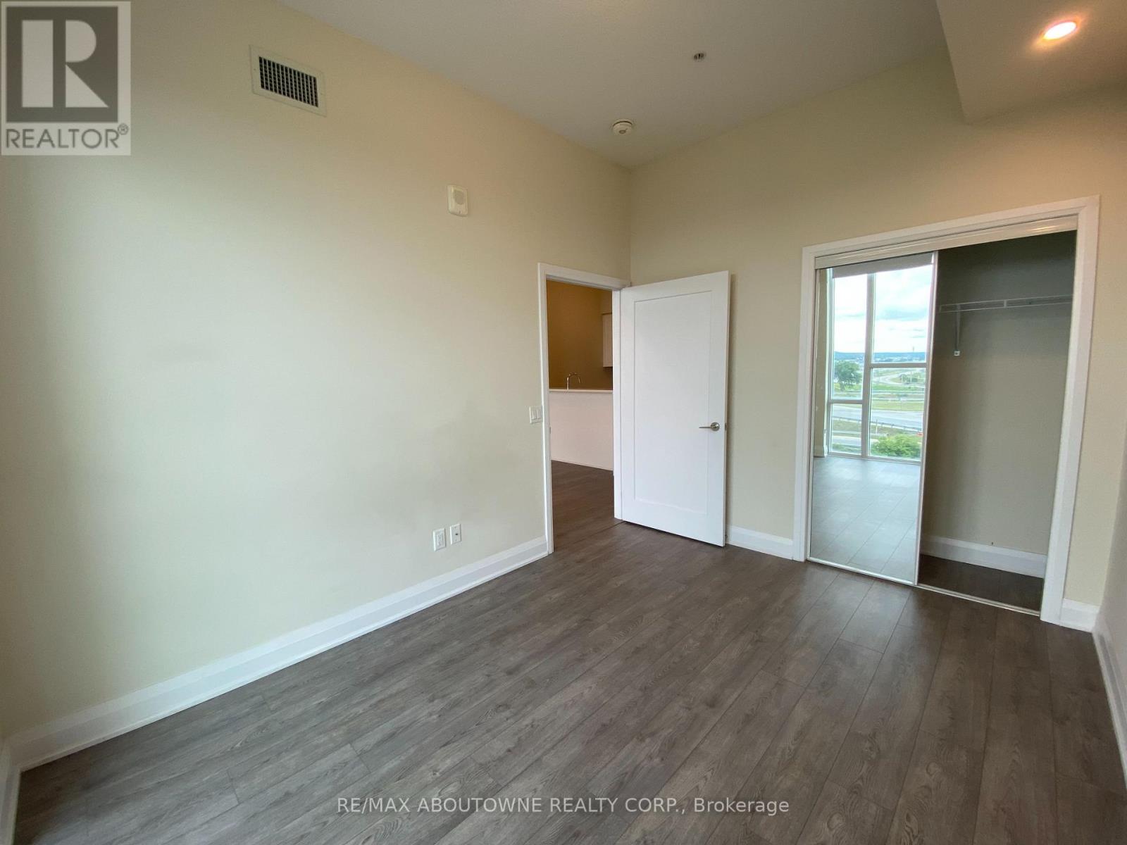 621 - 16 Concord Place, Grimsby (Grimsby Beach), Ontario  L3M 0J1 - Photo 16 - X12444683