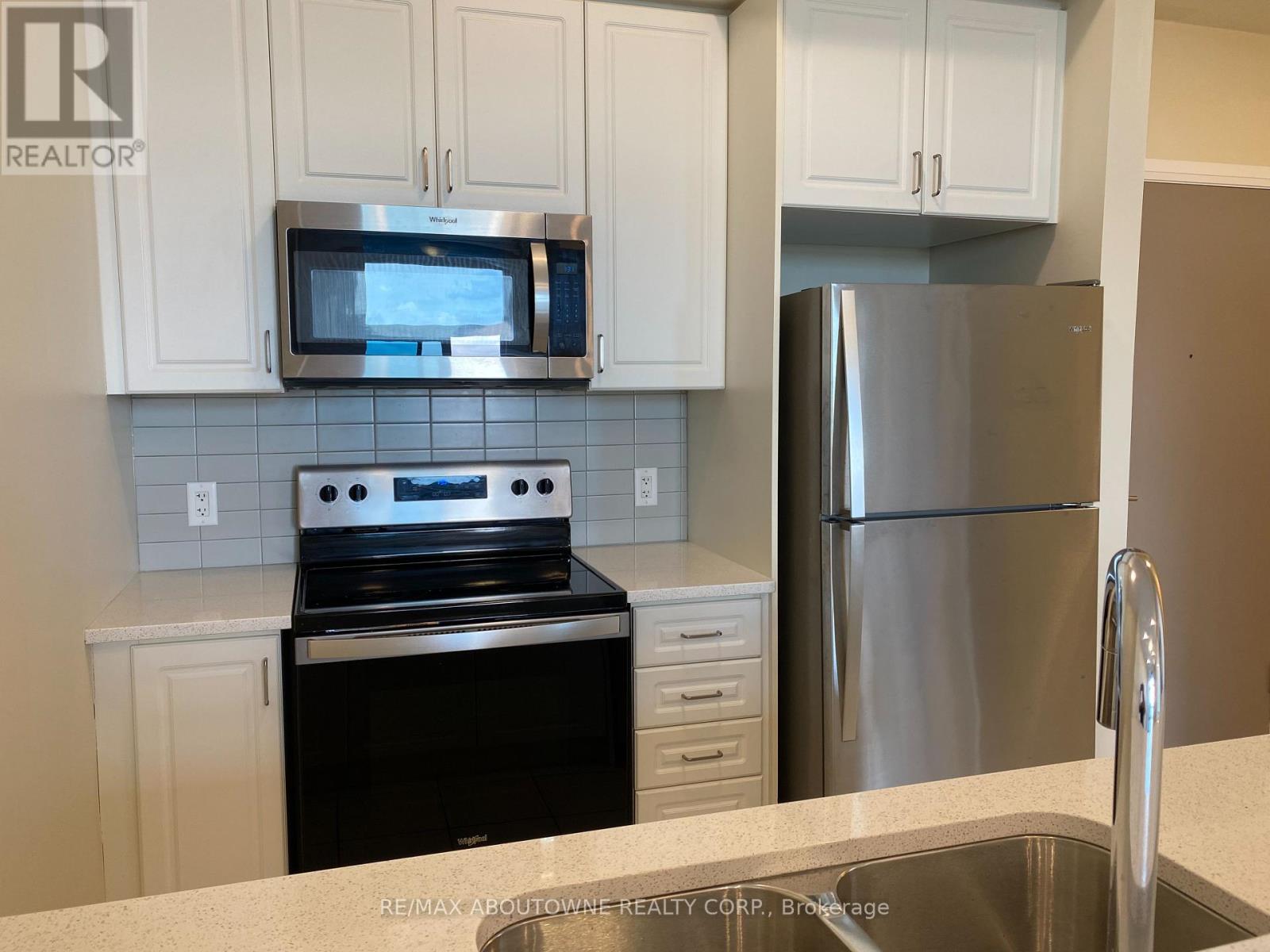 621 - 16 Concord Place, Grimsby (Grimsby Beach), Ontario  L3M 0J1 - Photo 9 - X12444683