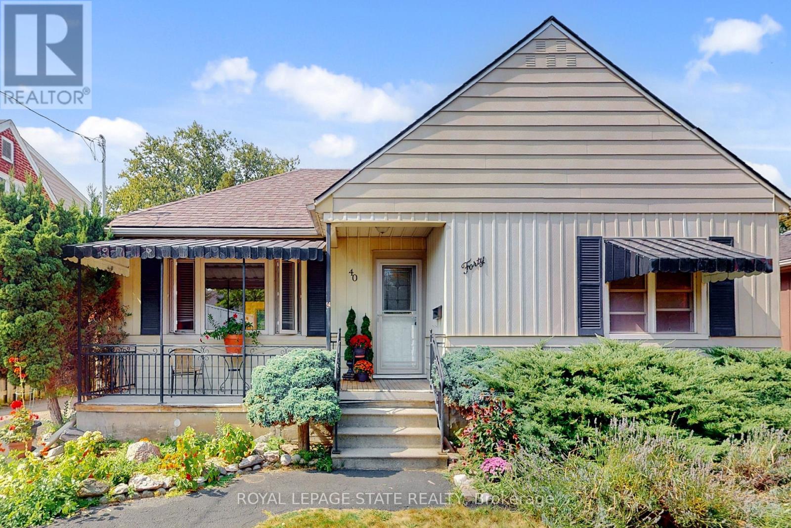 40 Galbraith Drive, Hamilton (Stoney Creek), Ontario  L8G 1Z9 - Photo 1 - X12444703