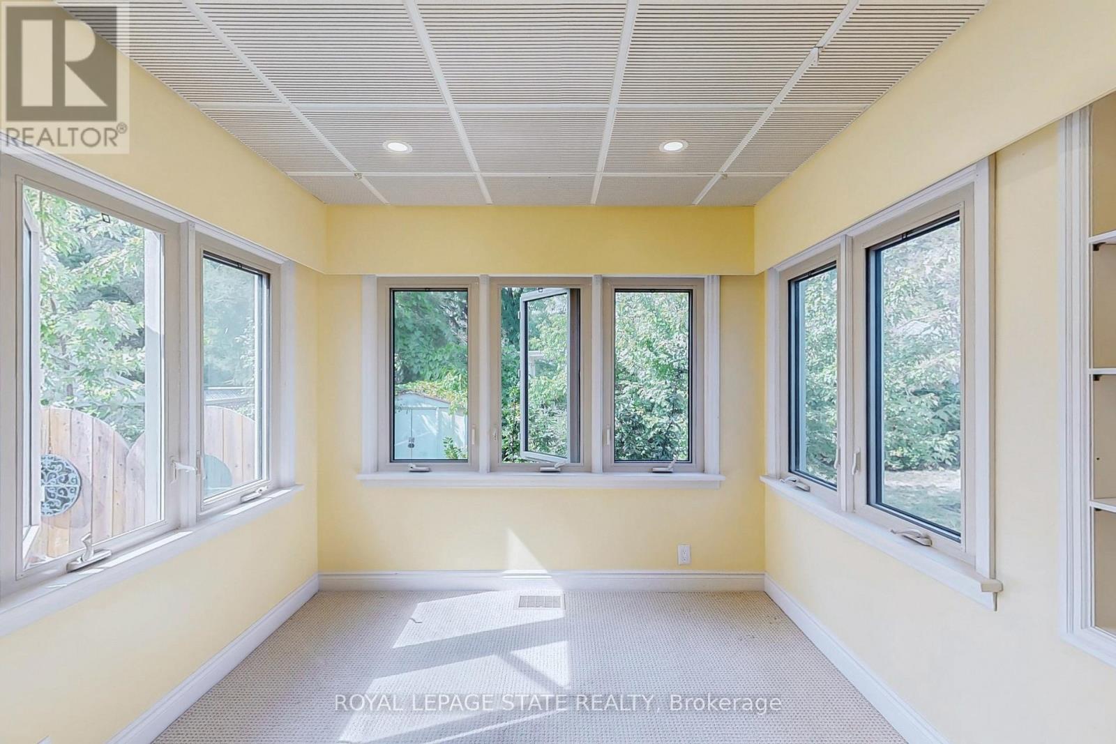 40 Galbraith Drive, Hamilton (Stoney Creek), Ontario  L8G 1Z9 - Photo 11 - X12444703