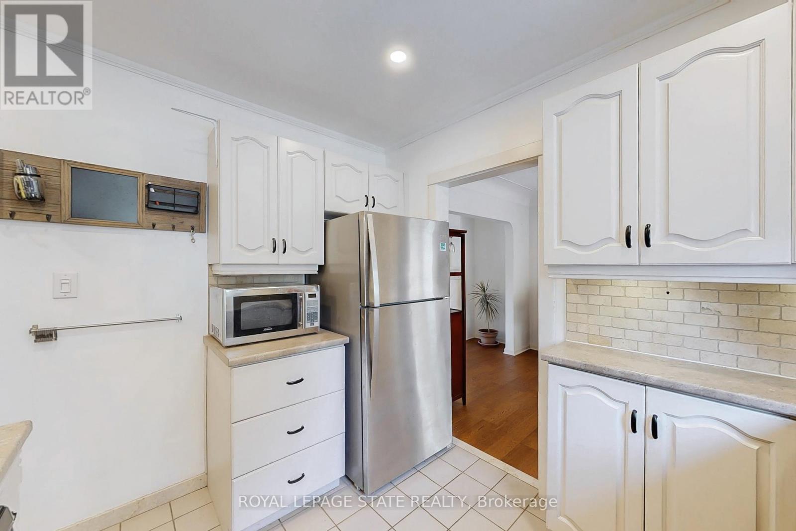 40 Galbraith Drive, Hamilton (Stoney Creek), Ontario  L8G 1Z9 - Photo 16 - X12444703