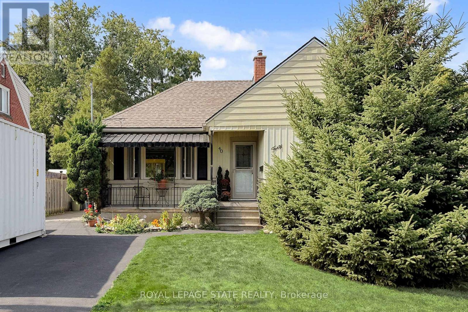 40 Galbraith Drive, Hamilton (Stoney Creek), Ontario  L8G 1Z9 - Photo 2 - X12444703