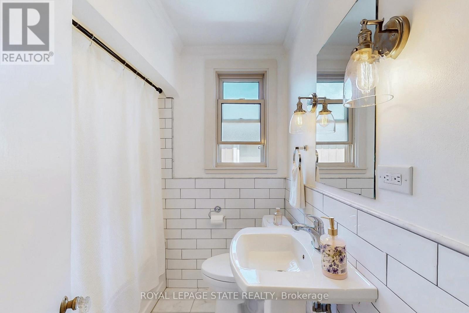 40 Galbraith Drive, Hamilton (Stoney Creek), Ontario  L8G 1Z9 - Photo 24 - X12444703